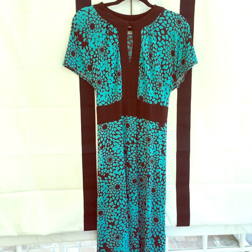 Short sleeved dress